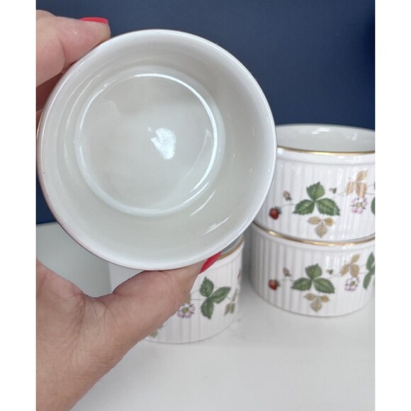 Wedgwood Wild Strawberry Set of 4 Ramekins 3" Oven to Table Gold Rim Traditional - Picture 4 of 7
